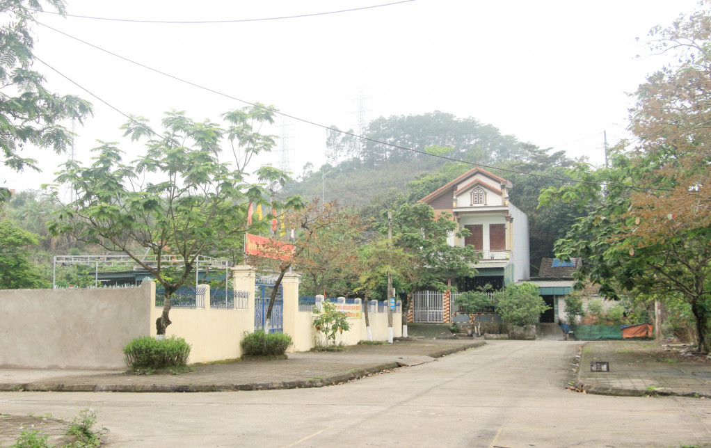 Khu tái định cư tại khu phố 11, phường Mông Dương (TP Cẩm Phả) là nơi sinh sống của nhiều hộ dân sau khi được di dời từ chân các bãi thải mỏ.