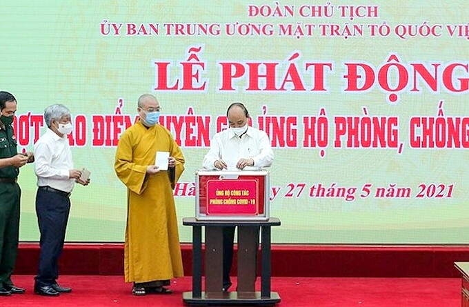 State President Nguyen Xuan Phuc made donations to the pandemic prevention and control.