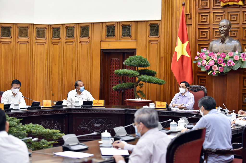 Thủ tướng Chính phủ Phạm Minh Chính yêu cầu kịp thời xử lý văn bản trái pháp luật, xử lý trách nhiệm đối với tổ chức, cá nhân liên quan đến việc ban hành văn bản trái pháp luật - Ảnh VGP/Nhật Bắc