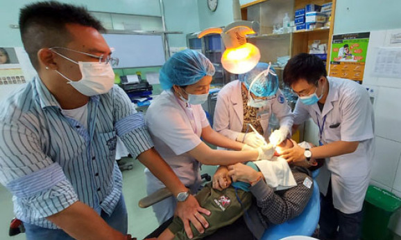 Trẻ chậm nói coi chừng dính thắng lưỡi
