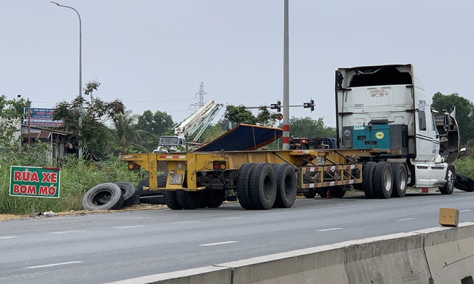 Ẩn họa từ điểm sửa xe tự phát chiếm lòng đường