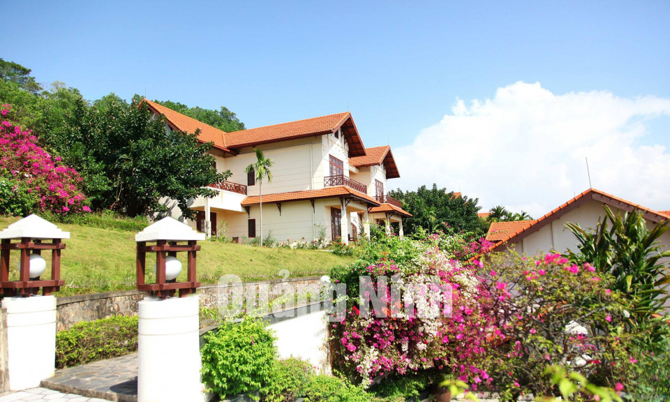 Lapaz Resort Hạ Long (4 sao)