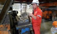 Tính lương thêm giờ khi ngày lễ trùng ngày nghỉ hằng tuần