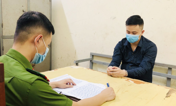 Đặt mua điện thoại qua mạng rồi cướp giật khi nhận hàng