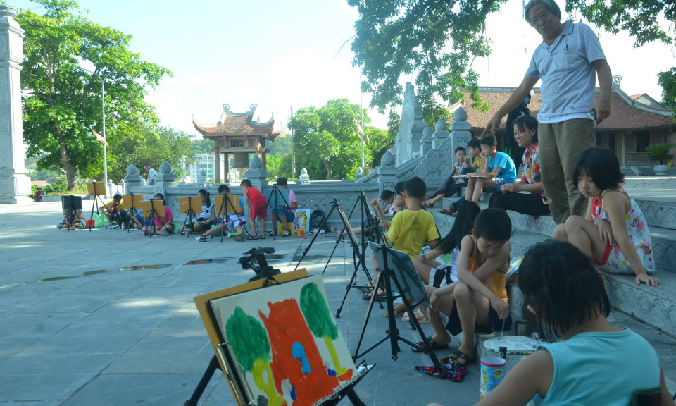 Khó khăn của những lớp vẽ thiếu nhi trong dịp hè