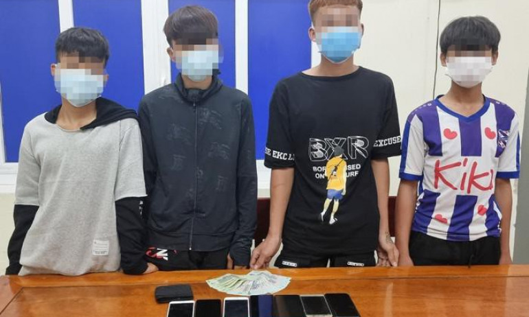 Tóm gọn nhóm học sinh chuyên đập kính ô tô, trộm tài sản
