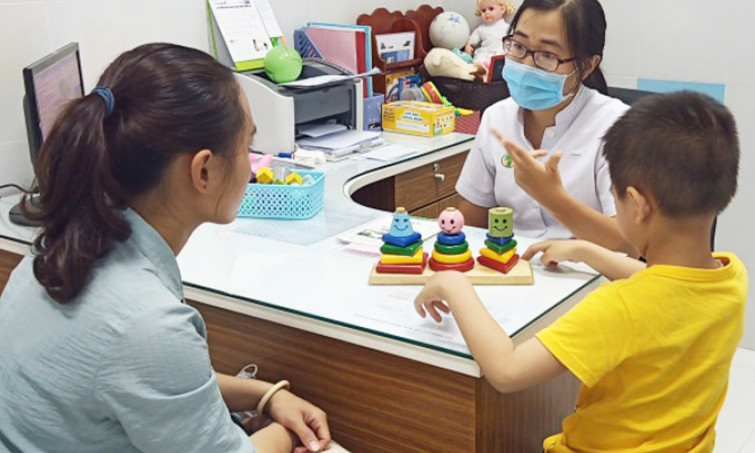 Trẻ dễ rối loạn tâm lý khi nghỉ học ngừa Covid-19