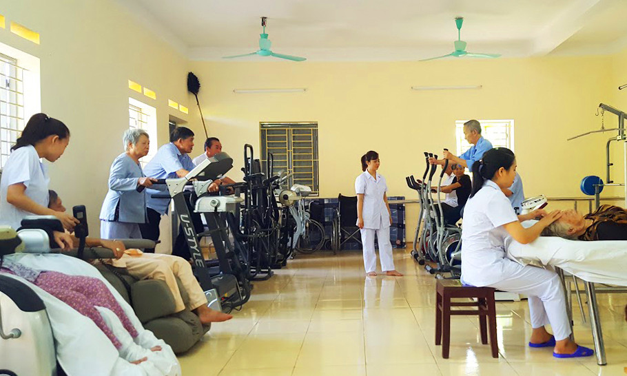 Xem xét, bổ sung chính sách hỗ trợ người từ 70 tuổi trở lên
