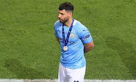 Aguero không trở lại Anh, bay thẳng đến Barcelona