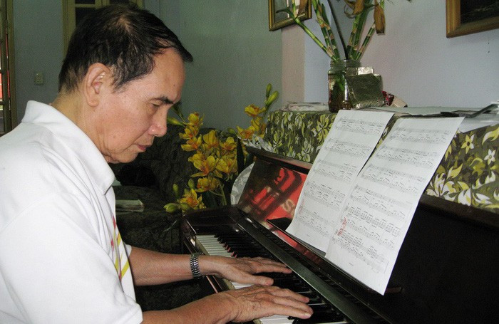 Nhạc sĩ Thế Song vẫn say mê sáng tác trong những năm cuối đời.