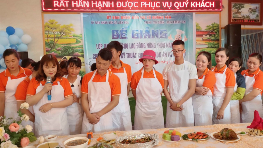 Học nấu ăn là nghề được rất nhiều học viên tham gia.