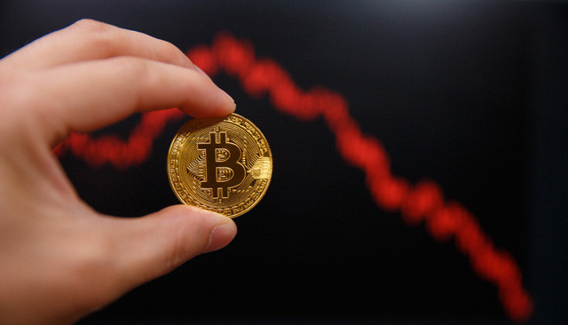 Bitcoin rớt giá mạnh - Ảnh 1.