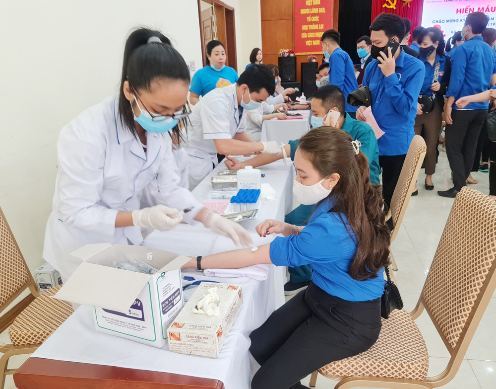 ĐVTN Công ty CP Nước sạch Quảng Ninh tham gia hiến máu tình nguyện, tháng 3/2021.