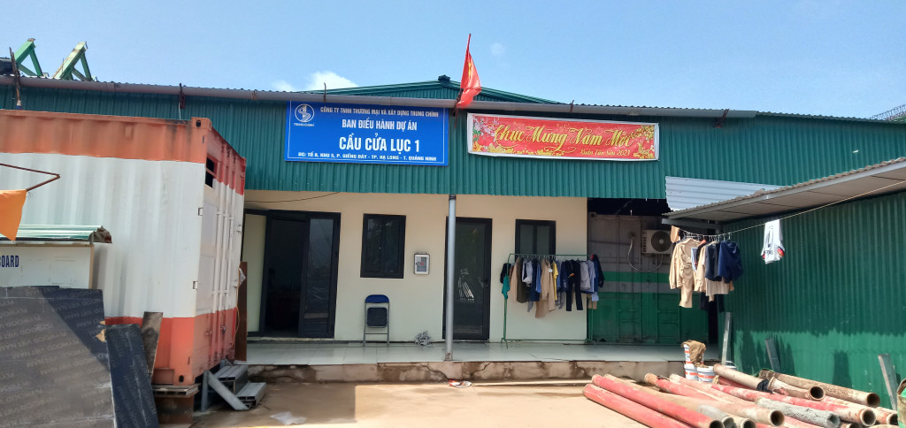 Nhà làm việc của chỉ huy công trường.