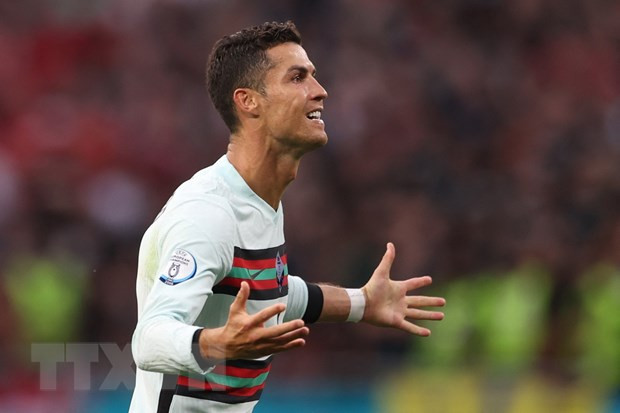 Cu dup vao luoi Hungary dua Ronaldo thanh chan sut vi dai nhat EURO hinh anh 1