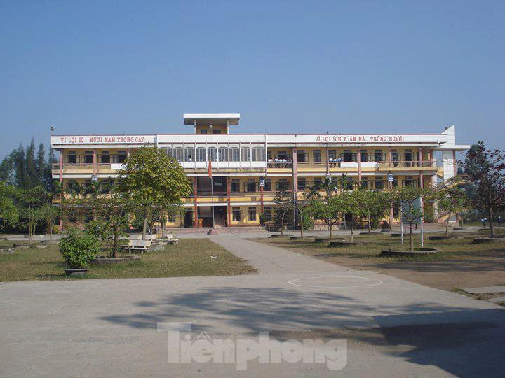 Trường THPT Mỹ Lộc, nơi xảy ra vụ việc học sinh quay lén, tống tiền cô giáo - Ảnh: Hoàng Long