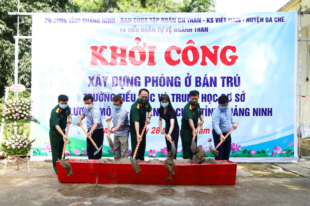 Khởi công xây dựng phòng ở bán trú Điểm trường Tiểu học và Trung học cơ sở xã Lương Mông.