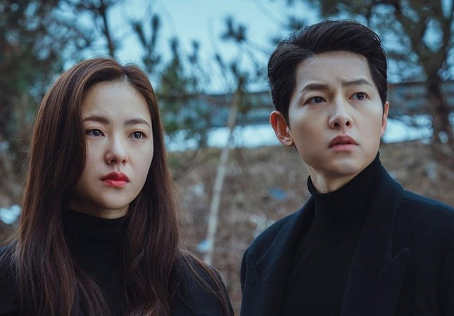 Tròn 2 năm ly hôn, Song Joong Ki-Song Hye Kyo có sự nghiệp lên như 'diều gặp gió' ảnh 7