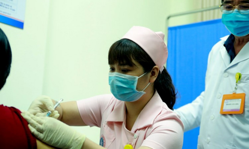 Việt Nam gấp rút thử nghiệm vaccine COVID-19, tính đến phương án cấp phép khẩn cấp