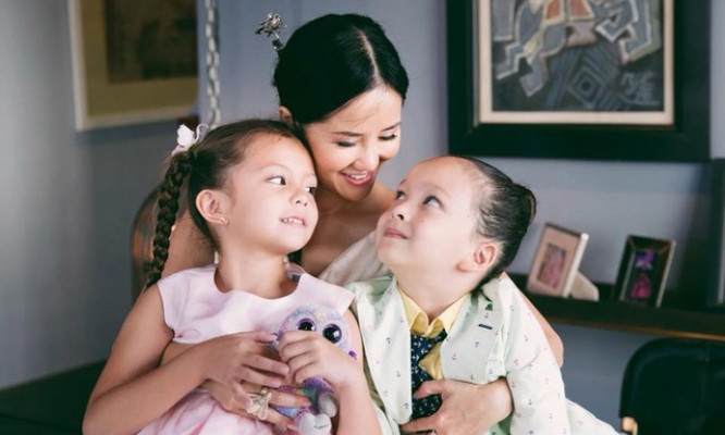 Cuộc sống các sao Việt làm mẹ đơn thân thế nào sau ly hôn?