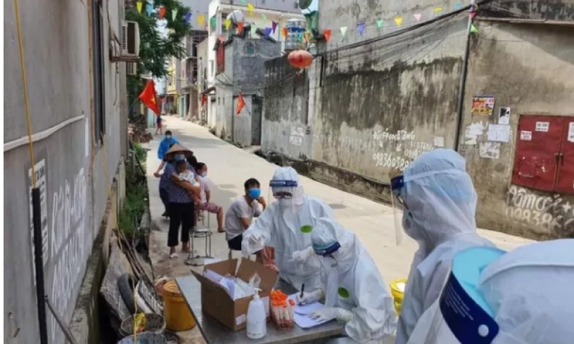 Vì sao nắng nóng gay gắt, SARS-CoV-2 vẫn lây lan nhanh?