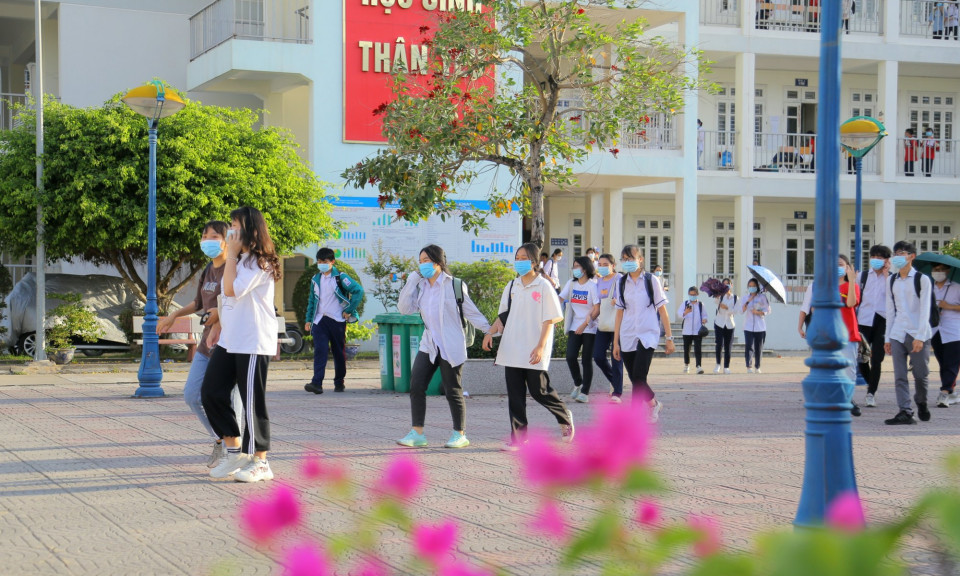 Thí sinh hoàn thành 4 môn chuyên: Sinh học, Lịch sử, Địa lý, Tiếng Anh
