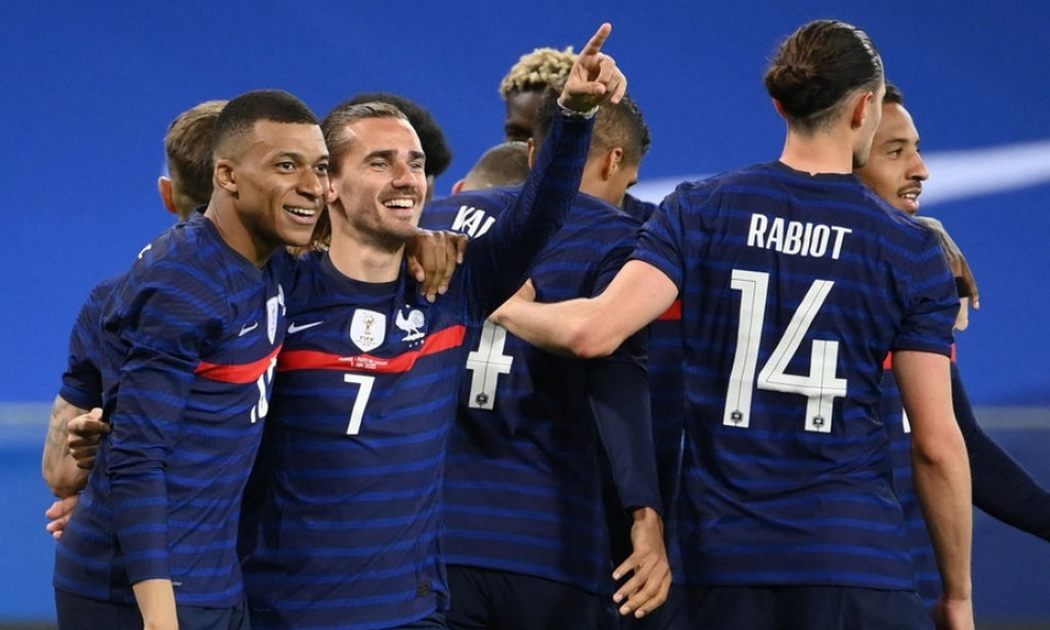 Mbappe tỏa sáng giúp tuyển Pháp nhấn chìm xứ Wales