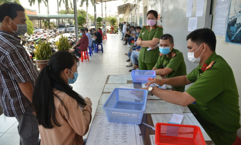 TP Hồ Chí Minh yêu cầu bố trí không quá 50% cán bộ ở cơ quan, đơn vị Nhà nước làm việc tại nhà