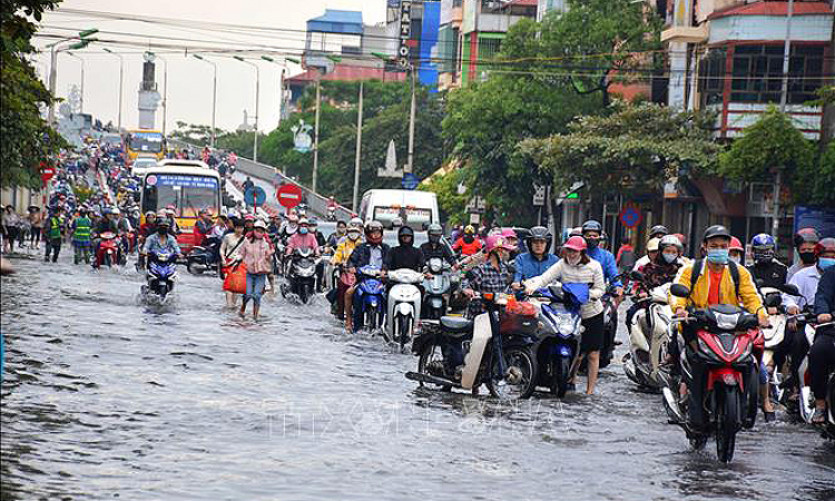 Bắc Bộ có mưa vừa, mưa to, Trung Bộ nắng nóng gay gắt