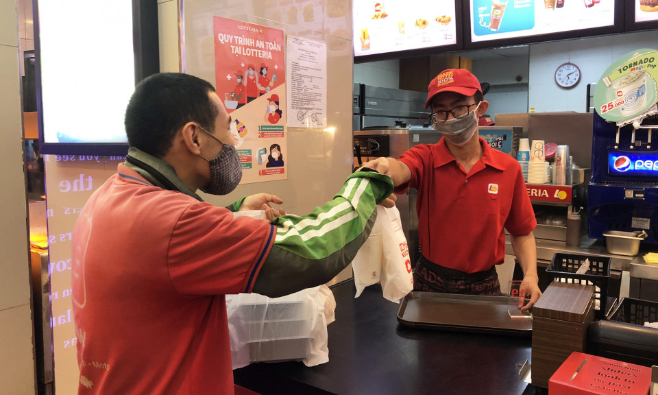 Shipper - Nghề “hot” mùa dịch