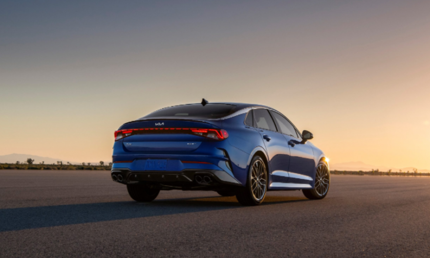 Kia Optima 2022 ra mắt với logo mới, giá từ 23.690 USD