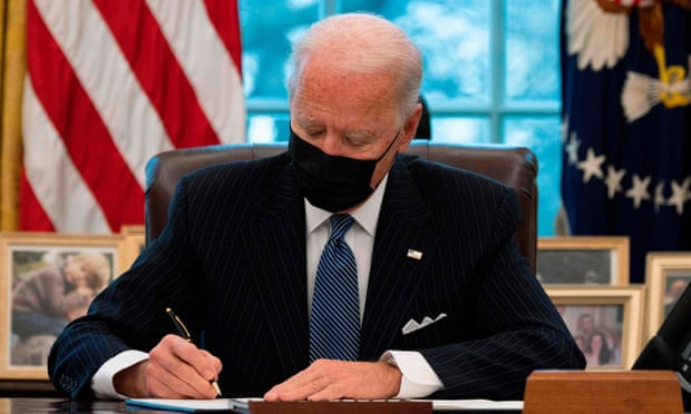 Tổng thống Biden cấm đầu tư vào 59 công ty Trung Quốc
