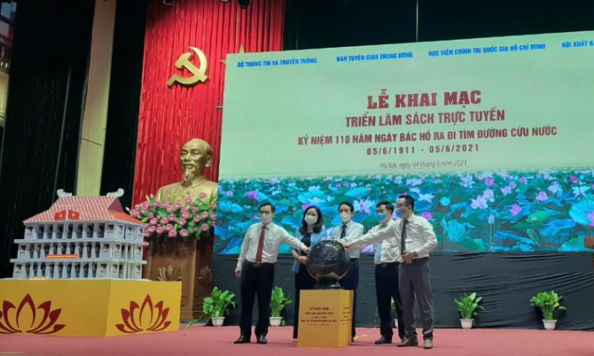 Triển lãm sách Kỷ niệm 110 năm Ngày Bác Hồ ra đi tìm đường cứu nước