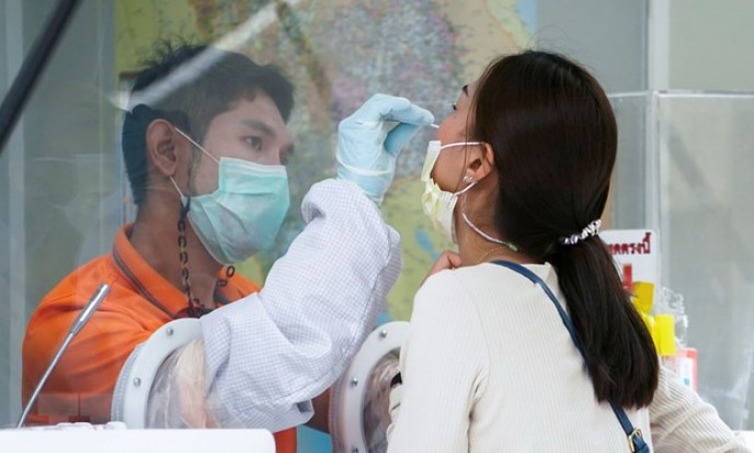 Lào kêu gọi người dân tiêm vaccine, Thái Lan nỗ lực sản xuất vaccine