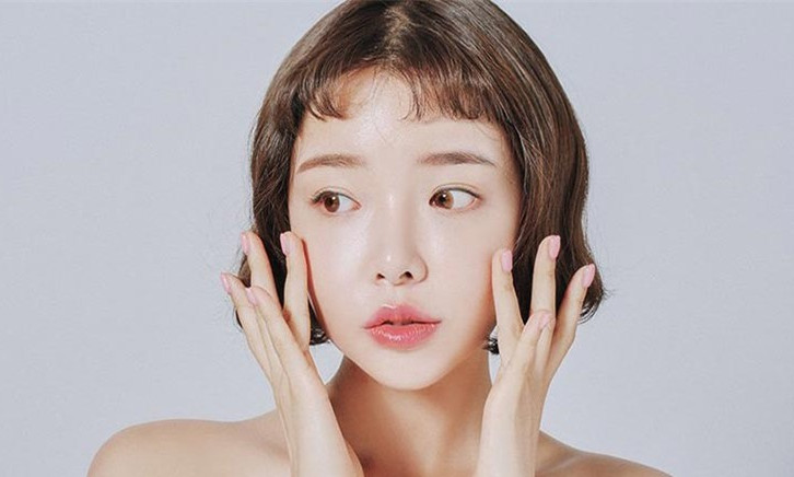 Bí quyết kiểm soát lượng dầu trên da trong ngày hè