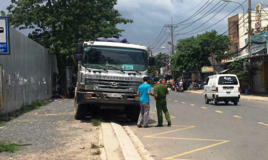 Xe ben cán người phụ nữ chạy cùng chiều ở TP Thủ Đức