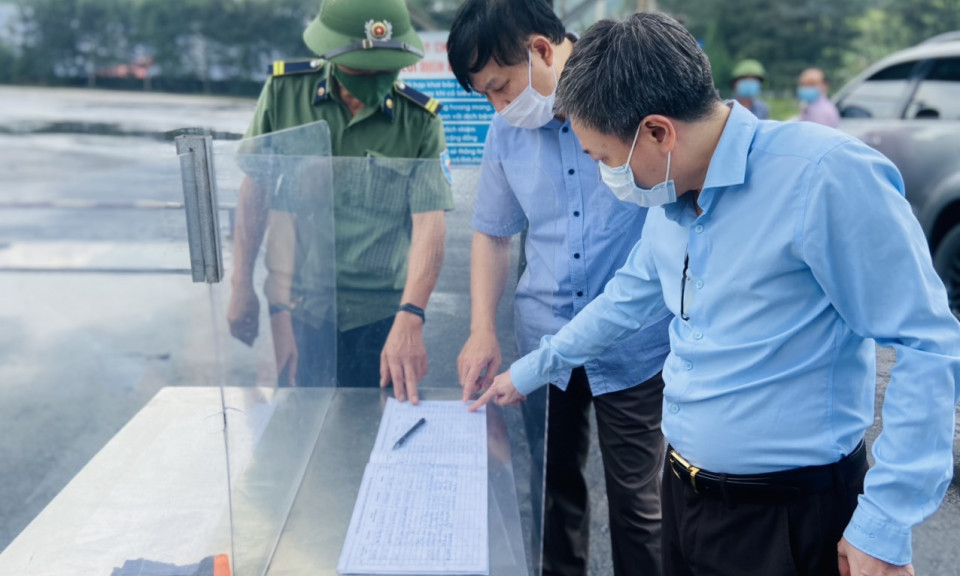 Kiểm tra công tác phòng, chống dịch Covid-19 tại các cơ sở sản xuất, kinh doanh, doanh nghiệp trong KCN, KKT