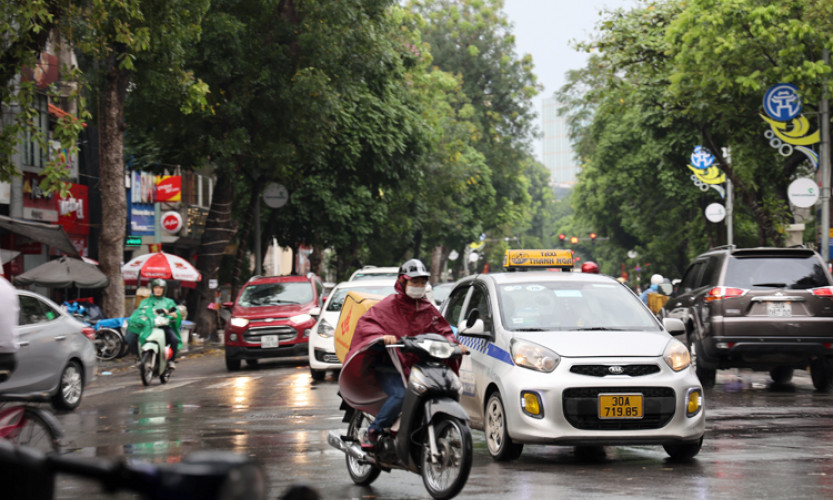Chiều tối và đêm, tại Bắc Bộ, Thanh Hóa, Nghệ An có mưa to và dông