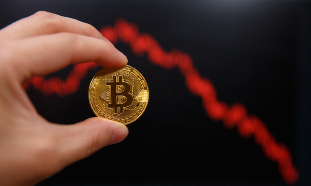 Bitcoin rớt giá mạnh