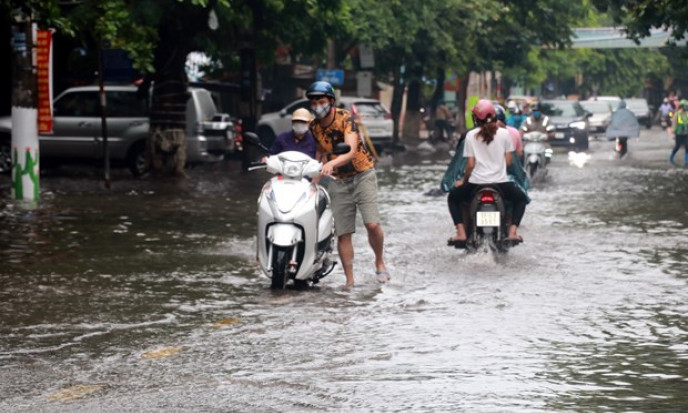 Mưa dông tiếp diễn ở Bắc Bộ, Thanh Hóa, đề phòng lũ quét và sạt lở đất