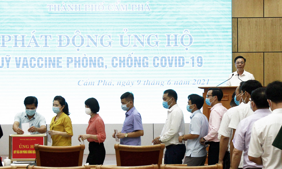 Cẩm Phả: Trên 350 triệu đồng ủng hộ Quỹ vắc xin phòng, chống Covid-19 