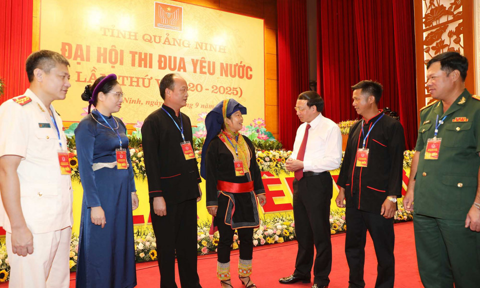 Vùng mỏ thi đua yêu nước
