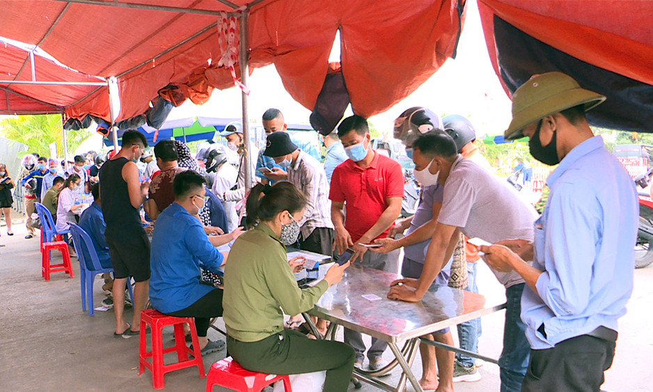 Người dân chưa chủ động khai báo y tế điện tử trước khi vào Quảng Ninh