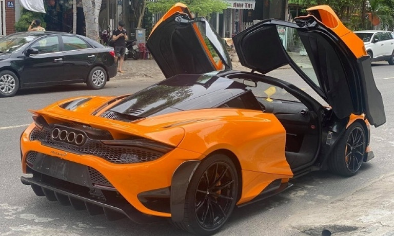 Xe sang liên tục về Việt Nam đầu tháng 6