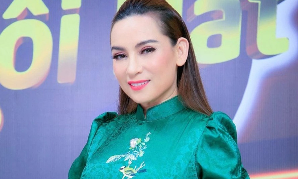 Ca sĩ Phi Nhung và những ngày "sóng gió"