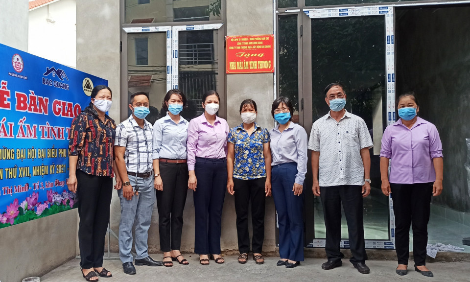 Hội LHPN TP Uông Bí: Khánh thành nhà mái ấm tình thương