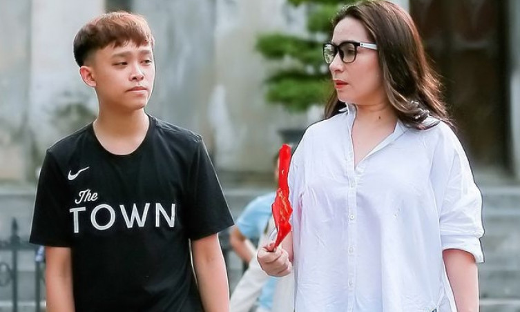 Lùm xùm Phi Nhung và con nuôi: Quản lý lý giải việc giữ cát-sê của Hồ Văn Cường