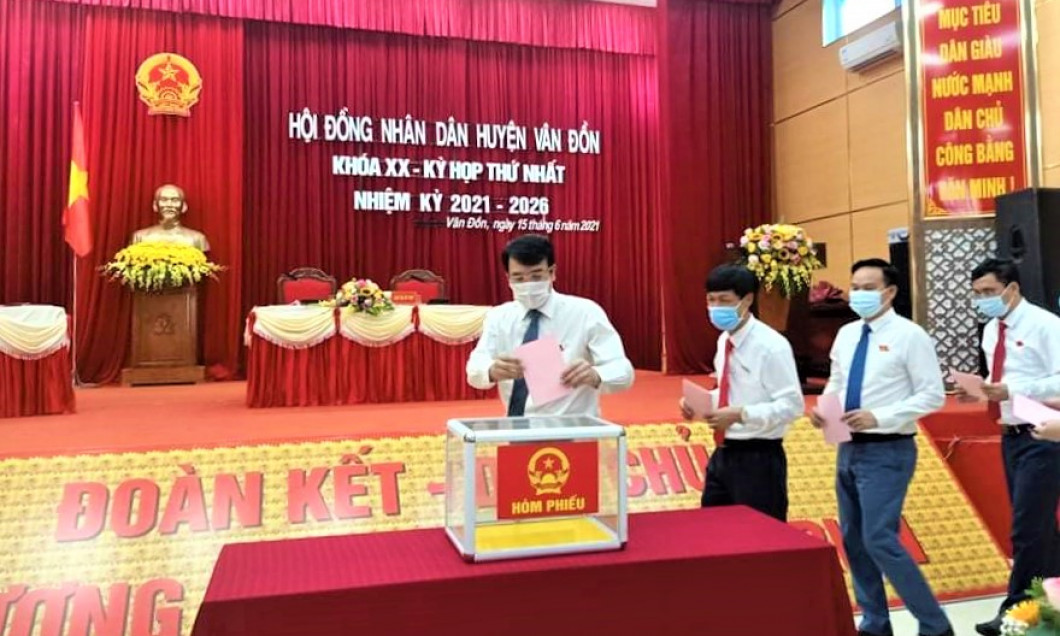 Kỳ họp thứ nhất HĐND huyện Vân Đồn khóa XX, nhiệm kỳ 2021-2026