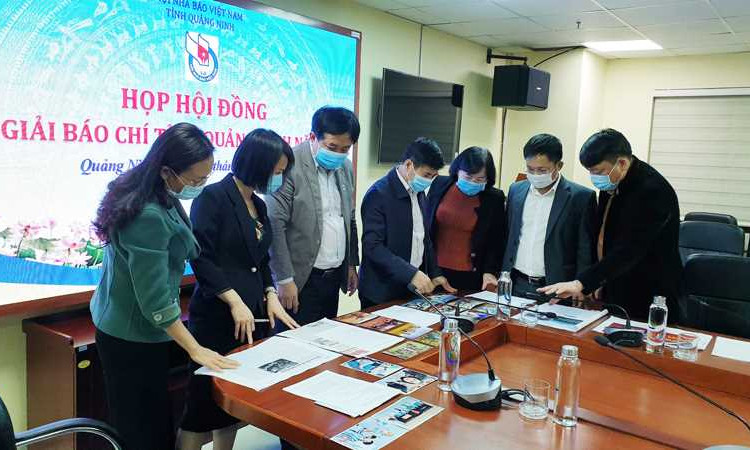 Xây dựng tổ chức hội vững mạnh