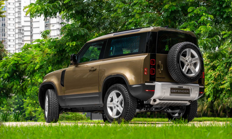 Land Rover Defender 90 cập bến thị trường Việt Nam, SUV off-road dành cho dân chơi
